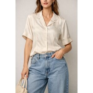 Freeport Studio 100% Silk Ivory Button Front Blouse Medium Tailored Short Sleeve